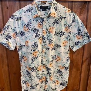 Men’s Slim Fit Medium Flower button down shirt